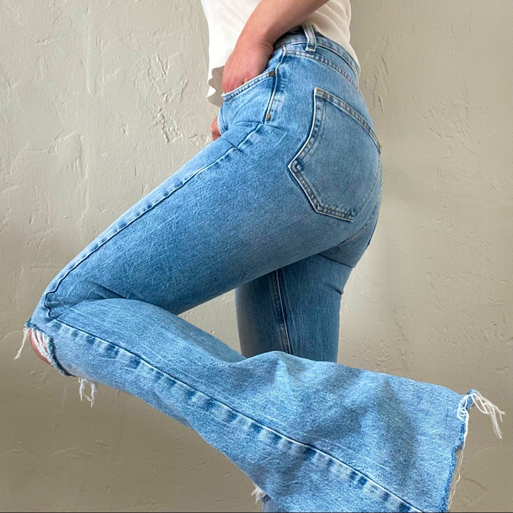 WORN ONCE! ZARA HI RISE FLARED JEANS WITH SLITS⚡️